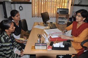 Dr. Asha Jain in consultation